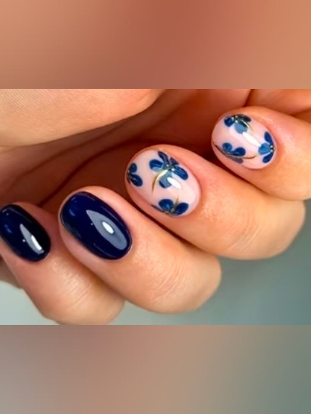 Blue Floral Press On Nails